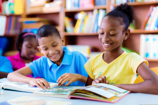 Kinderen aan het lezen